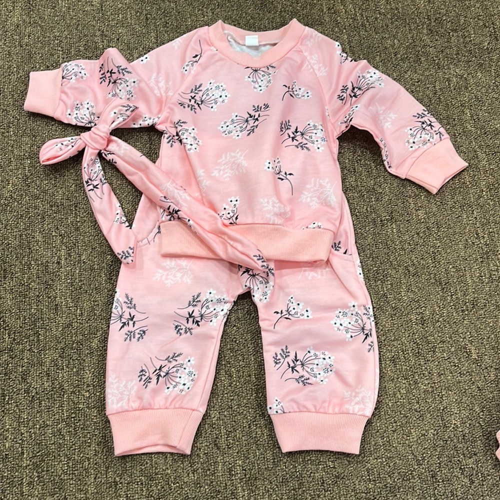 Cute little 3 piece outfit size 3 - 6 mod